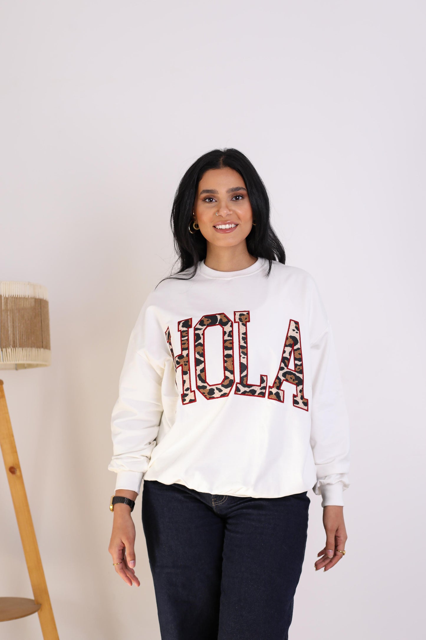 Casual Chic White Sweatshirt with Bold Graphic Print