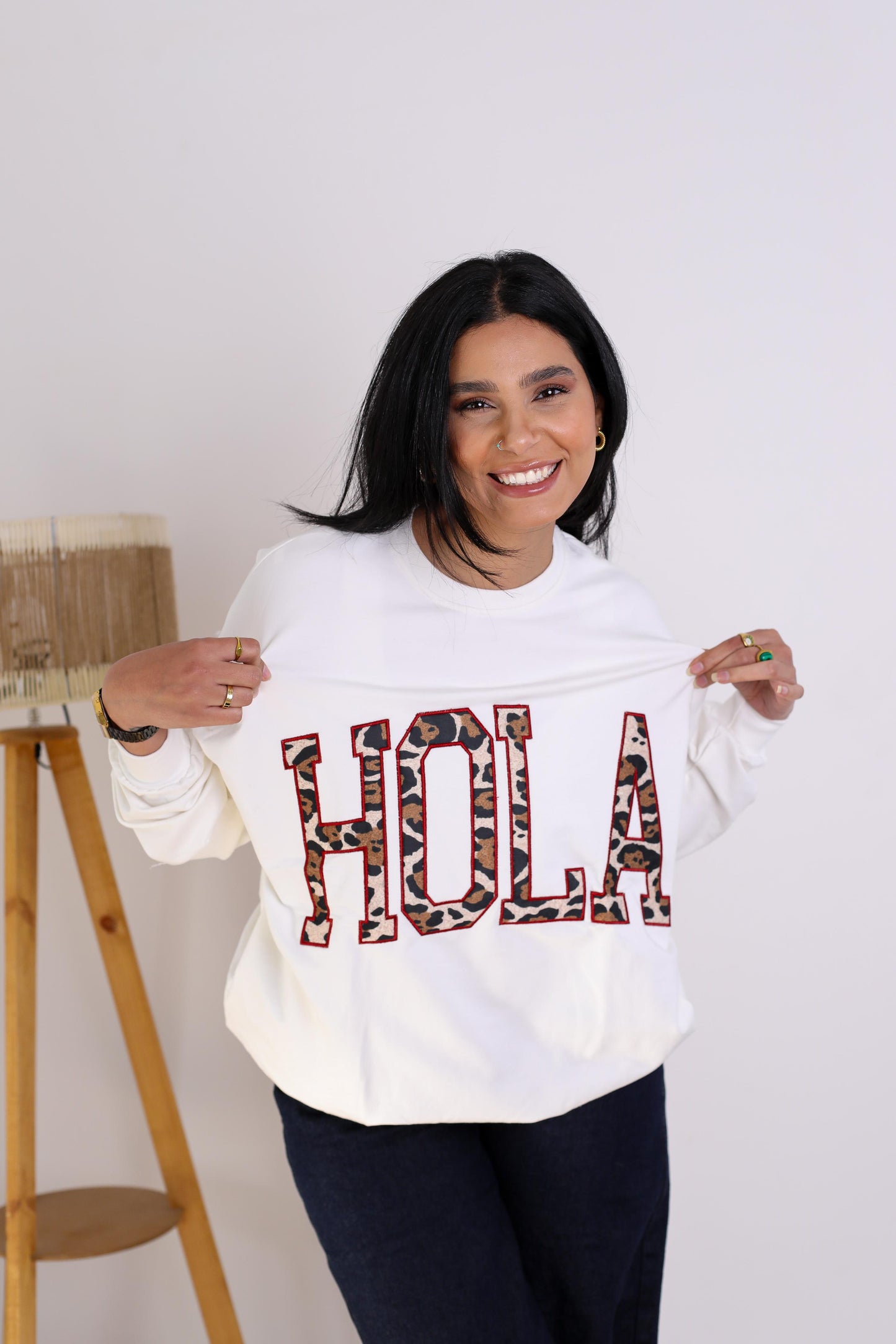 Casual Chic White Sweatshirt with Bold Graphic Print