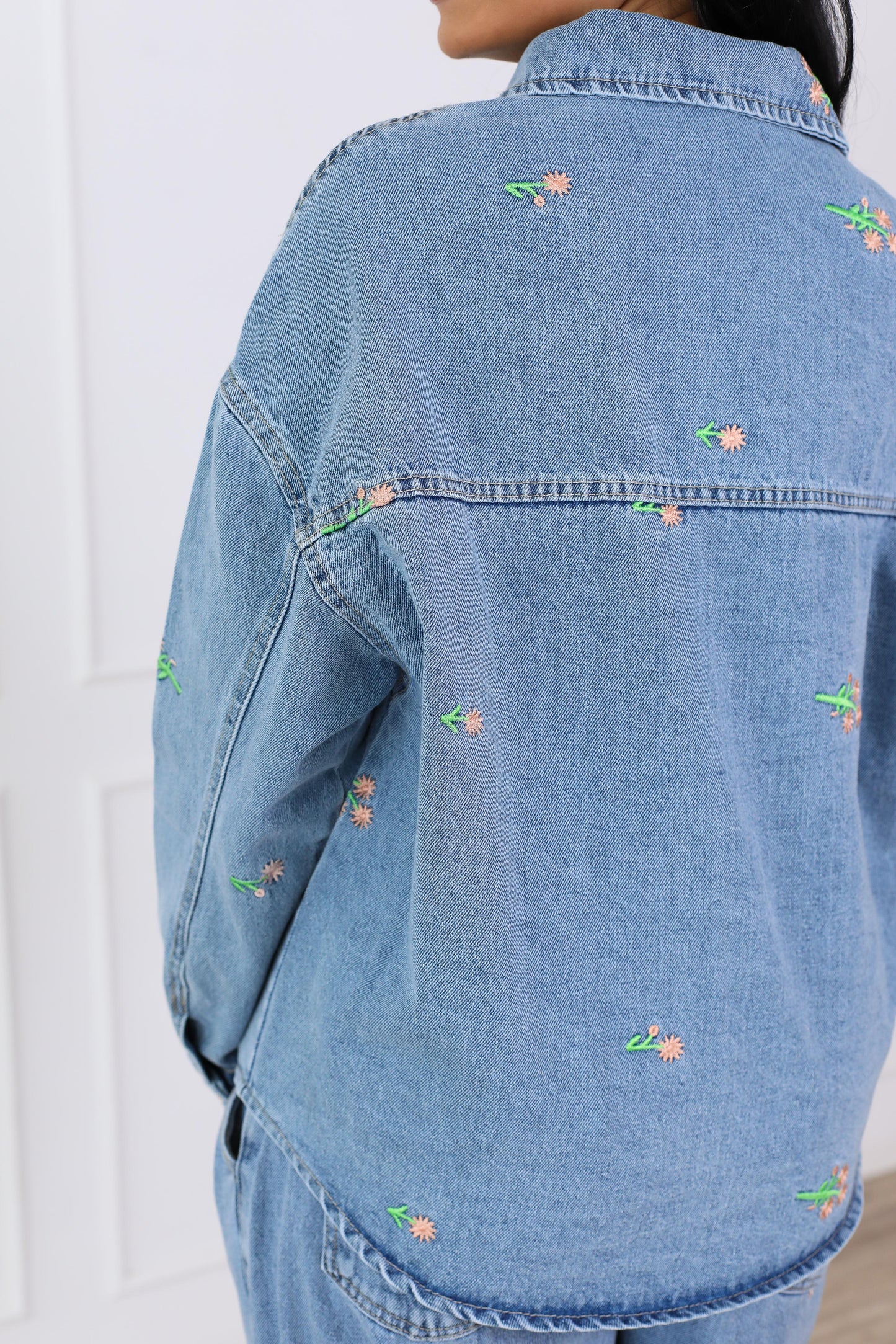 Flory Everyday Denim Jacket with Pockets light blue