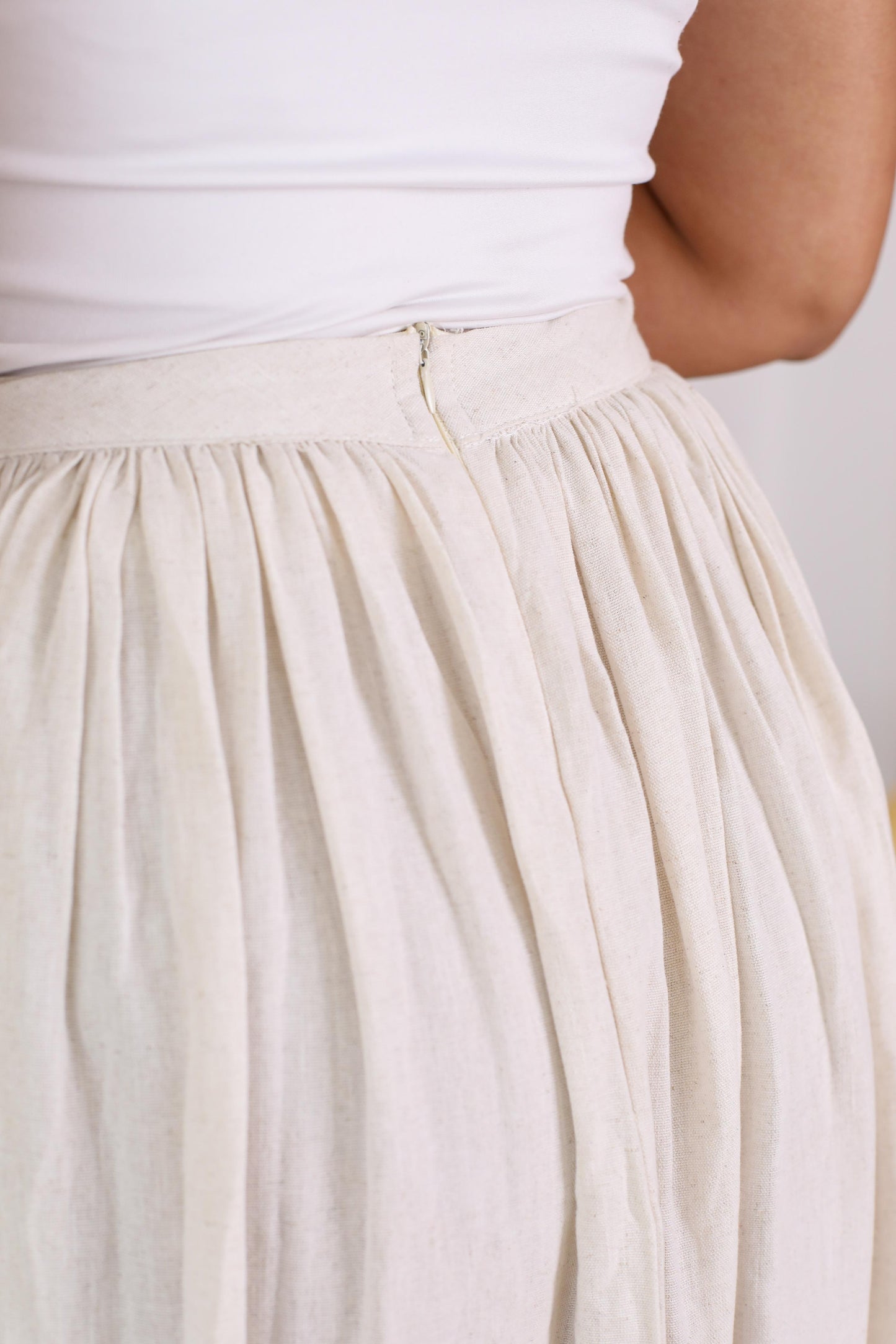 Effortlessly Elegant linen Pleated Skirt-beige